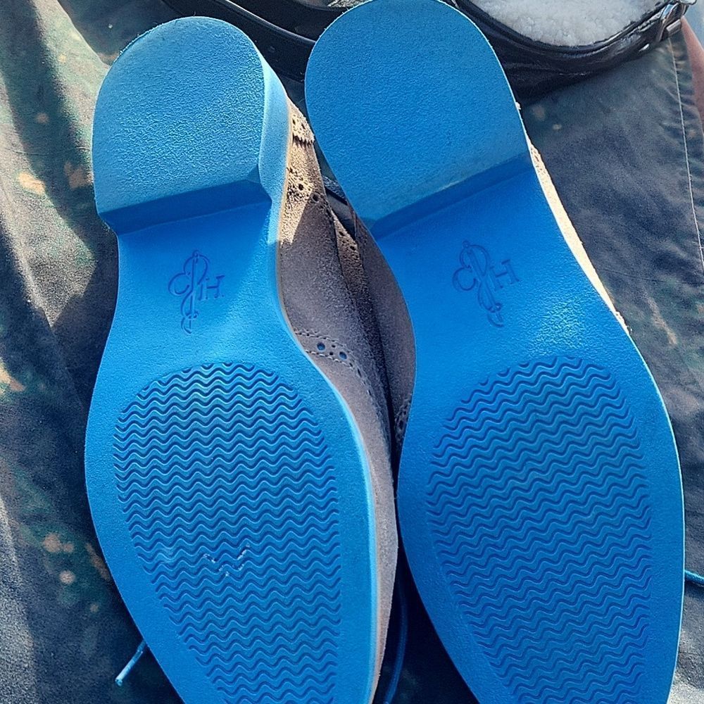 Cole Haan Beige Suede Brogue Flats with Bright Blue Laces - Picture 5 of 5